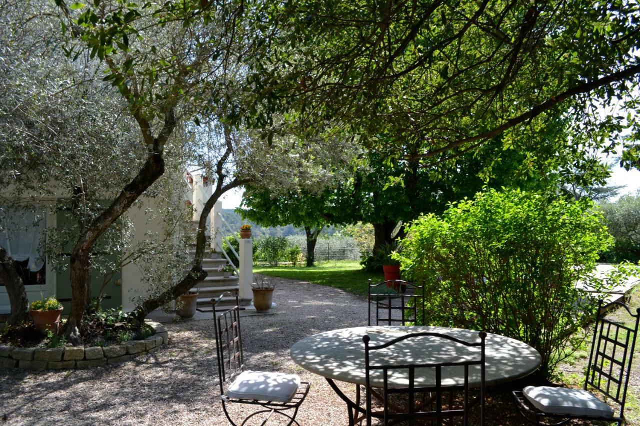 Bed and Breakfast L'Oustalet Юзес Экстерьер фото